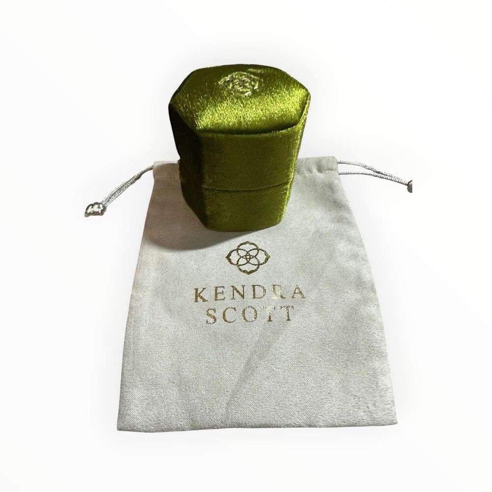 KENDRA SCOTT Olive Green Velvet Ring Box NWT Plus Gray Pouch